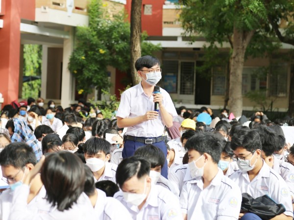 Nhiều học sinh có ý định tự tử: Đừng giật mình!
