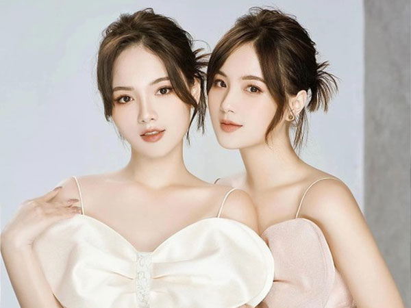 Cặp chị em đẹp như ngày rằm, bao anh xin 'trồng cây si'