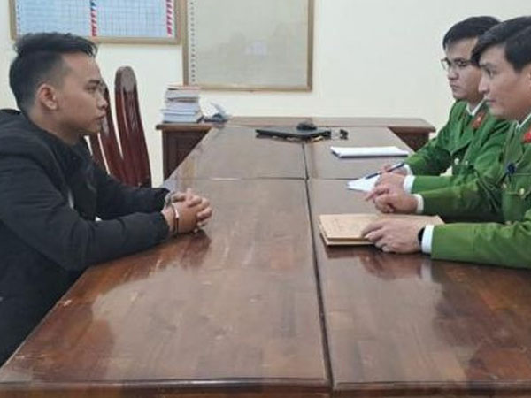 Lời khai của kẻ dùng súng cướp điện thoại ở cửa hàng Thế giới di động