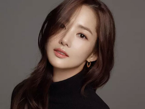 Công ty phản hồi tin Park Min Young bị cấm xuất cảnh