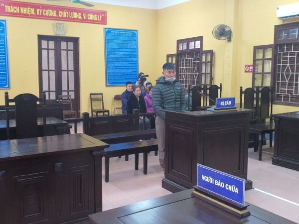 Bắt ép kẻ trộm ăn măng sống dẫn đến chết người