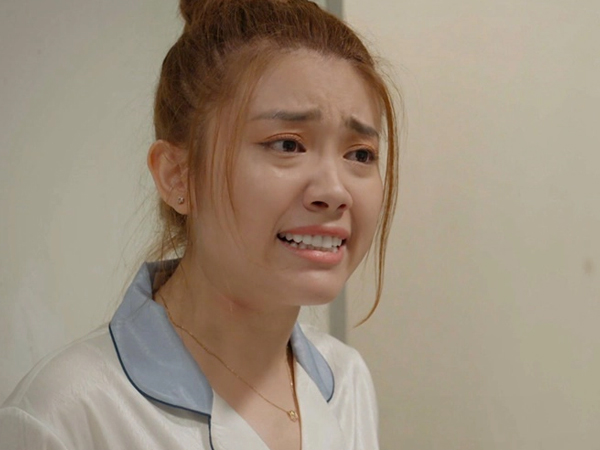Bị chê nét diễn khó ưa 10 phim như 1, nữ diễn viên bị ghét nhất Dưới Bóng Cây Hạnh Phúc lên tiếng: 'Cơ lông mày của tôi bị tật!'