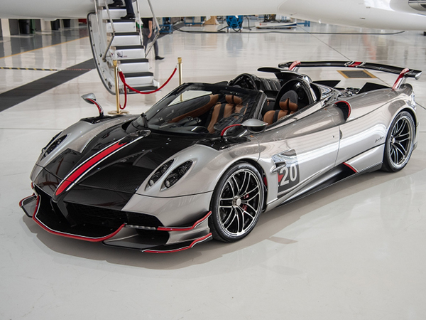 Cận cảnh Pagani Huayra Roadster BC gần 250 tỷ đồng ở Đông Nam Á