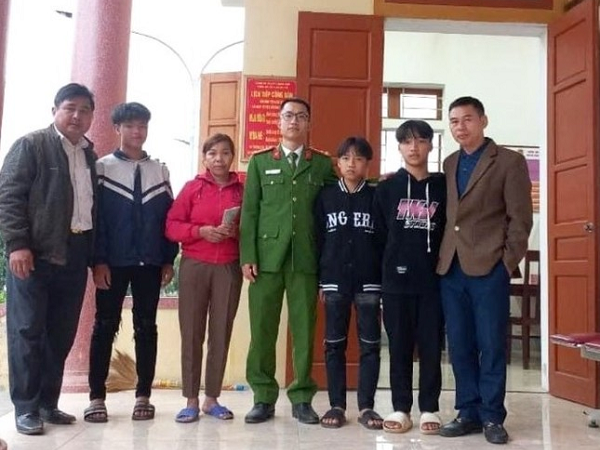 Hành động đẹp của nhóm học sinh lớp 8 ở Nghệ An