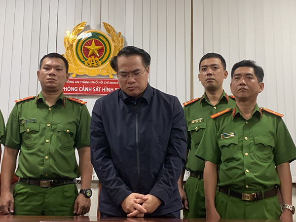 Những mánh lới nhận hối lộ của đăng kiểm khiến Bộ trưởng Nguyễn Văn Thắng 'xấu hổ'