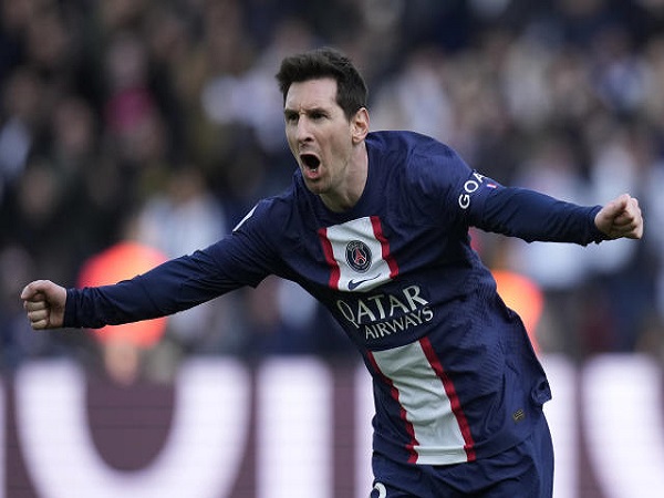 Messi ghi siêu phẩm sút phạt giúp PSG thắng nghẹt thở