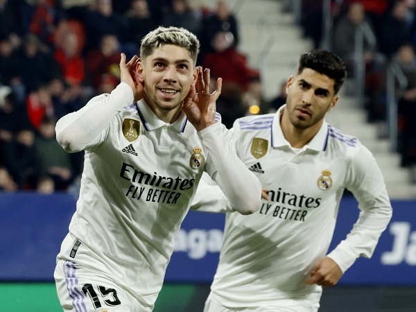 Hạ Osasuna, Real gửi chiến thư đến Liverpool