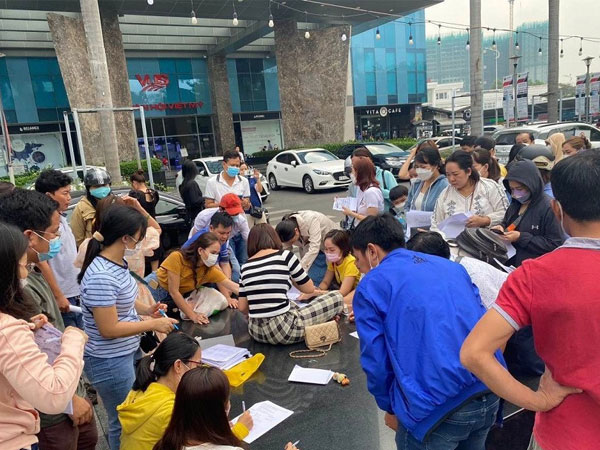 Hàng trăm phụ huynh ở Bình Dương tố trung tâm Apax Leaders lừa đảo