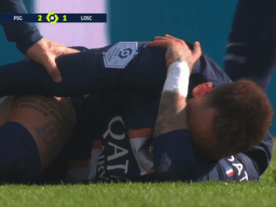 Bật khóc rời sân bằng cáng, mức độ chấn thương của Neymar thế nào?