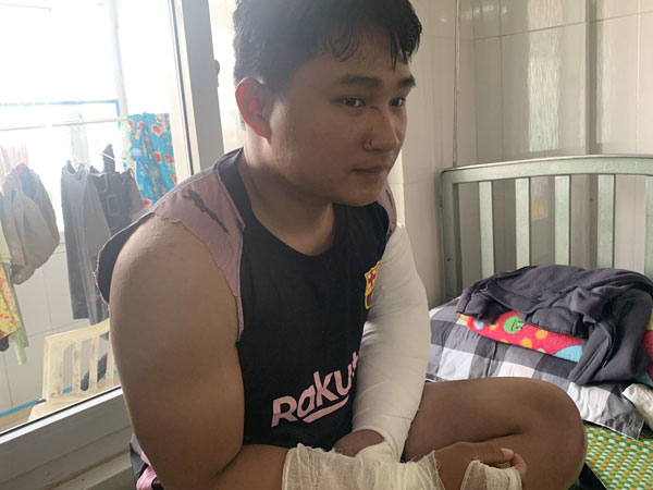 Người đánh shipper gãy hai tay chưa liên lạc, xin lỗi trực tiếp nạn nhân
