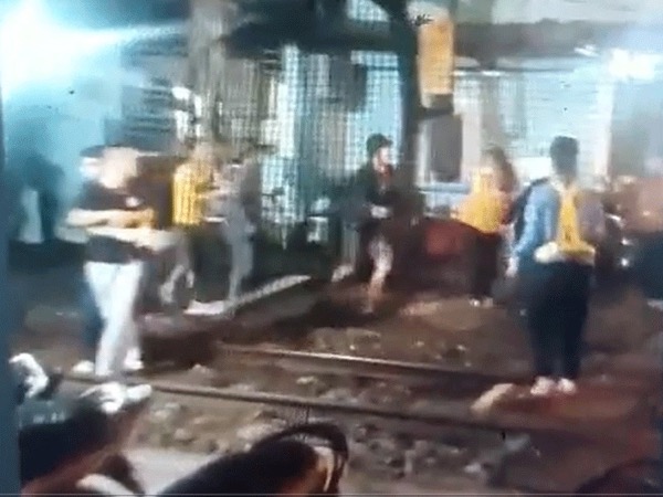 Điều tra hành vi đánh hội đồng nhân viên gác chắn tàu của nhóm thanh niên ở Đà Nẵng
