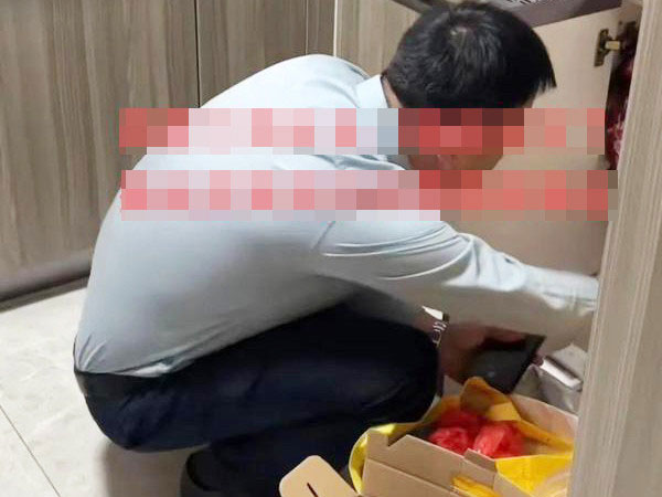 Chia tay bạn gái, người đàn ông đòi lại nửa tuýp kem đánh răng