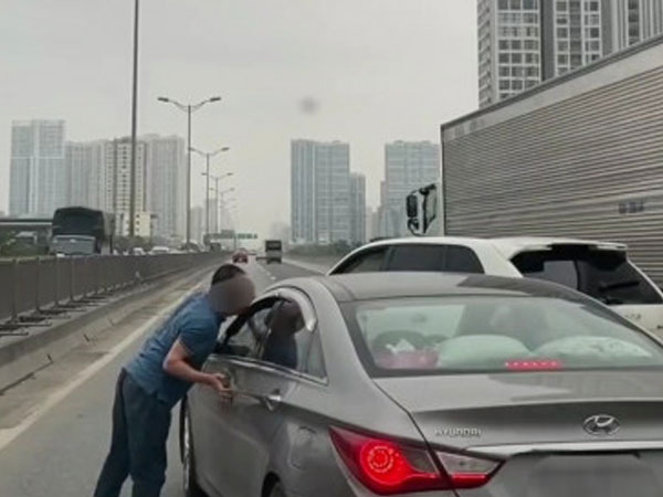 Tài xế xe Porsche xin lỗi tài xế xe Hyundai: Trần tình do nói to nên văng nước bọt, không cố tình nhổ
