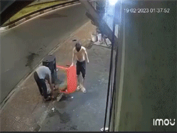 Đang dọn bàn sau bữa nhậu, người đàn ông tử vong tại chỗ sau cú đâm xe kinh hoàng