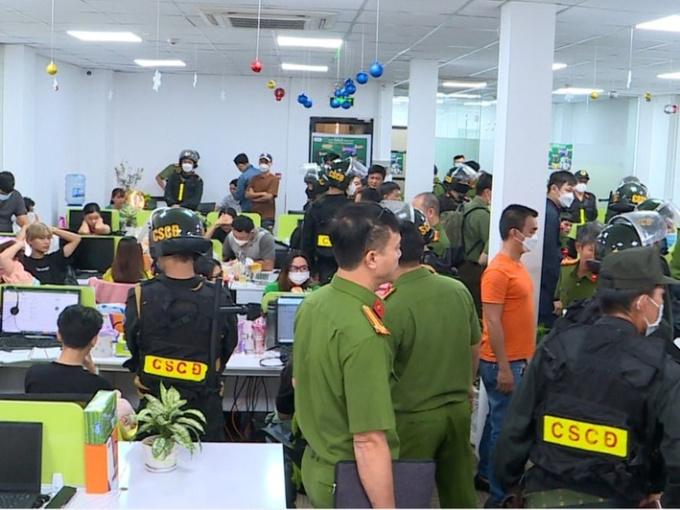 Bắt giữ nhóm chuyên đem quan tài, bình gas... đòi nợ thuê cho nhiều ngân hàng