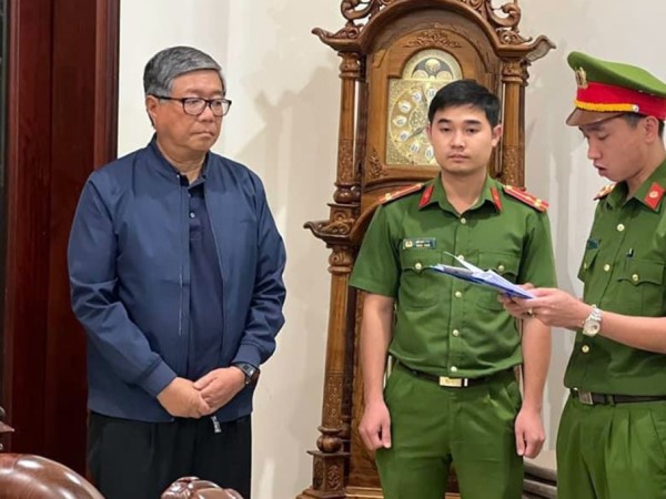 Ký séc khống, nguyên Hiệu trưởng Trường Đại học Bách Khoa Đà Nẵng bị bắt
