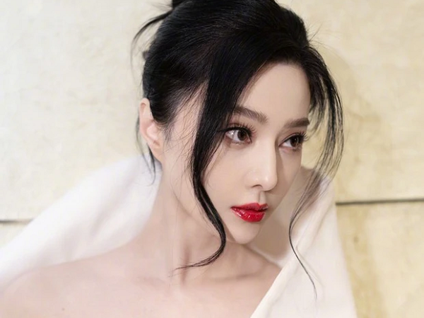 Phạm Băng Băng tấn công showbiz sau 4 năm đóng băng