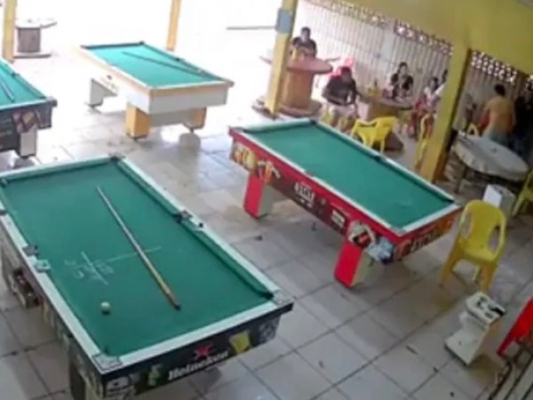 Đánh thua billiards, xả súng giết chết 7 người