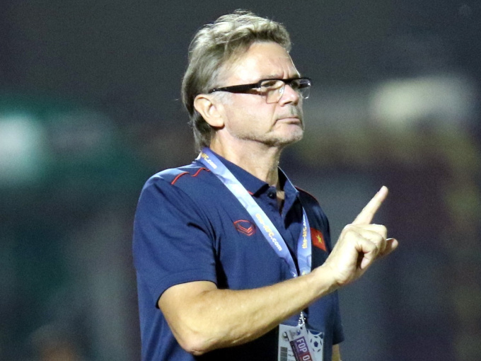 Danh tính đội bóng sẵn sàng trả 300.000 USD/tháng để lôi kéo HLV Troussier
