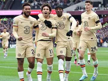 Sóng ngầm ở phòng thay đồ Chelsea: Cựu binh 'ghét' dàn sao mới cập bến