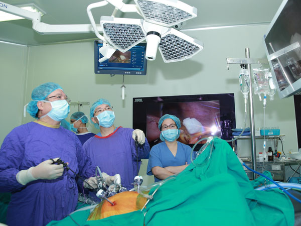 Từ 1-3, Bệnh viện Việt Đức hạn chế mổ phiên vì sắp cạn vật tư, hoá chất