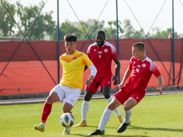 U20 Việt Nam cho đối thủ đá đủ người dù nhận thẻ đỏ