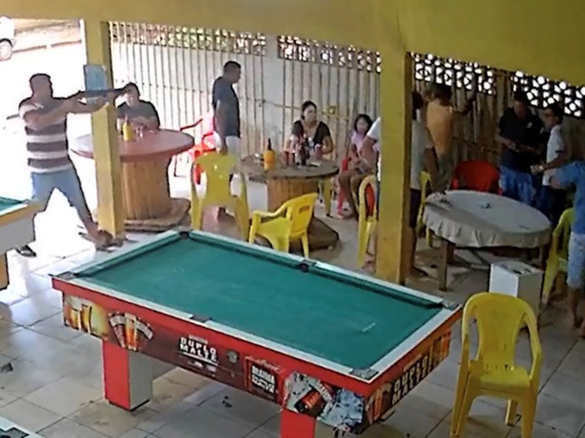Chơi bi-a thua độ, xách súng bắn chết 7 người theo kiểu hành quyết