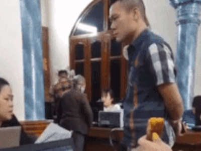 Xác minh clip người đàn ông 'tung cước' đá thẳng vào mặt nữ trưởng phòng công chứng