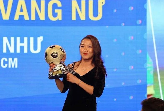 Huỳnh Như giành QBV, lập siêu kỷ lục đến đồng nghiệp cũng chào thua!