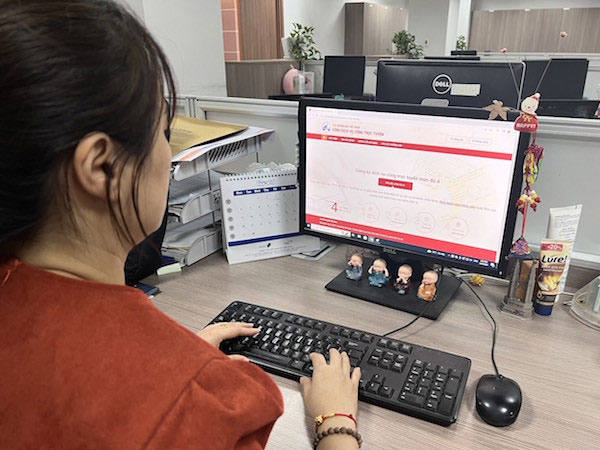 Bộ GTVT chỉ đạo 'nóng' về việc khó đổi giấy phép lái xe qua mạng
