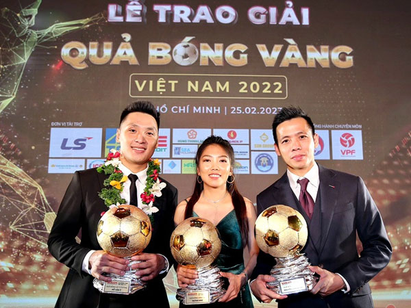 Văn Quyết, Huỳnh Như giành Quả bóng vàng Việt Nam 2022
