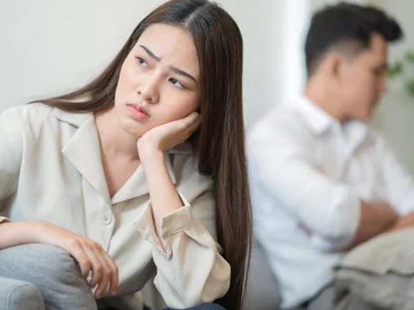 Chồng cũ trách móc tôi vừa ly hôn đã có thai với người khác