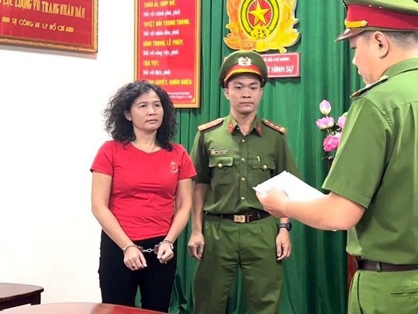 Nhà báo Hàn Ni từ 'bị hại' trở thành 'bị can': Mạng ảo…tù thật?