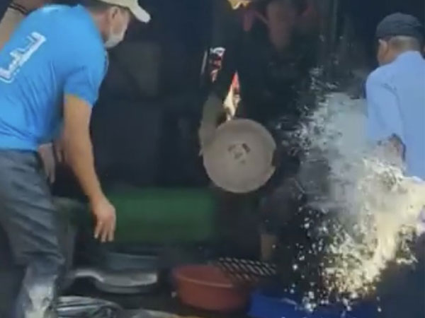 Sự thật về những người xung đột với chị bán cá trong clip gây bão mạng