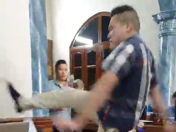 Vụ trưởng phòng công chứng bị người đàn ông đá vào mặt: Công an tiếp nhận tố giác về tội phạm