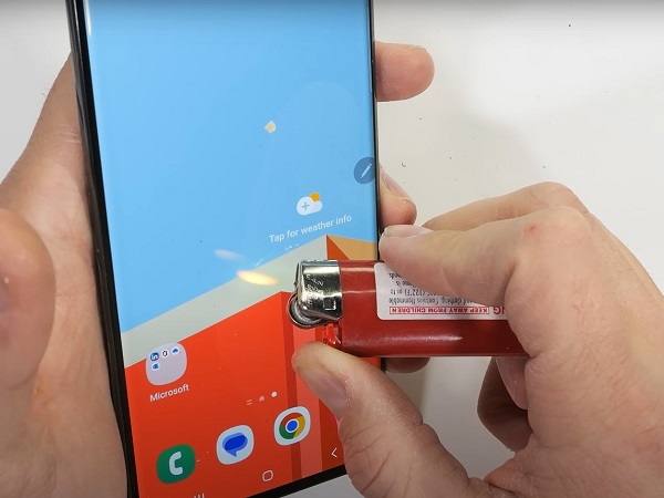 Galaxy S23 Ultra vượt thử thách của YouTuber chuyên hủy diệt smartphone