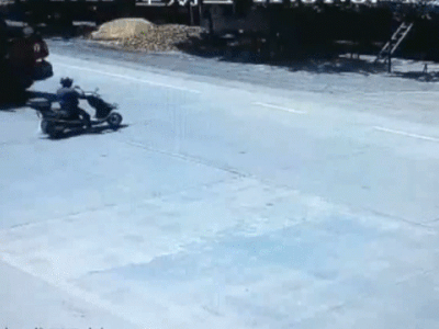 Clip: Đột ngột lao sang đường, người đàn ông suýt bị xe tải đè trúng