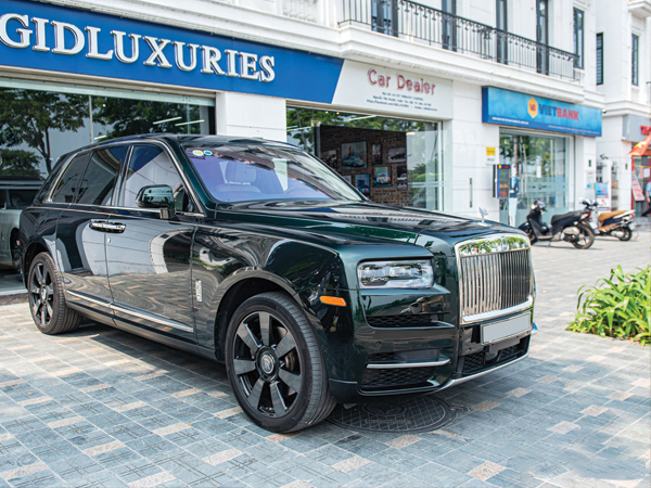Khám phá Rolls-Royce Cullinan màu độc nhất Việt Nam của đại gia Hà thành