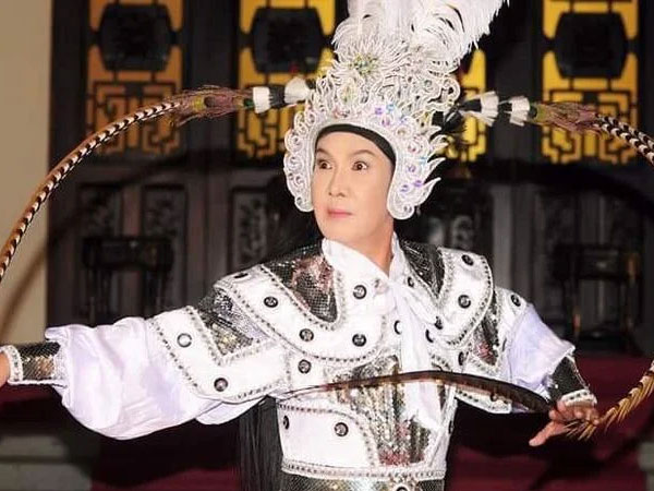 NSƯT Vũ Linh những ngày cuối đời: Sống chung với bệnh tật, không vợ không con, được cháu ruột chăm sóc