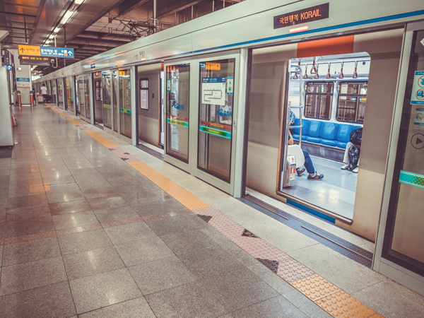 Đâm dao khách đi tàu vì bị gọi là 'bà thím'