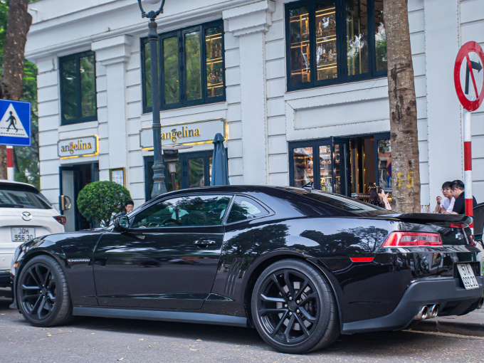 Chevrolet Camaro ZL1 độ khủng từng của Novaland bất ngờ xuất hiện tại Hà Nội