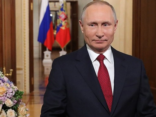 Tổng thống Putin: 'Những chiến binh gan dạ nhất cũng kinh ngạc trước sự quả cảm của phụ nữ Nga'
