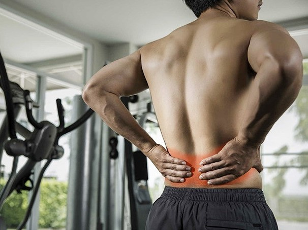 Liệt 2 chân sau buổi tập gym