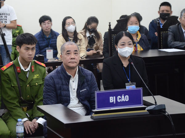 Cựu cán bộ Sở TN-MT Hà Nội cùng vợ hầu tòa do chiếm đoạt đất 'vàng' Hà Nội
