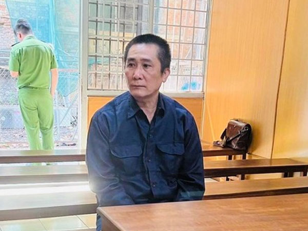 Chiêu lừa tình của đại tá hải quân 'dỏm'