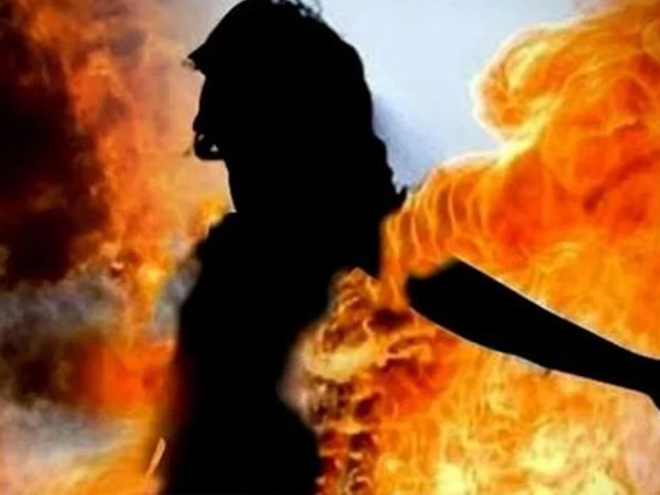 Ngăn cấm chồng đi nhậu, vợ bị thiêu sống