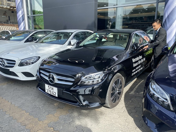 Bà chủ nhà phân phối Mercedes-Benz lớn nhất Việt Nam muốn gom thêm 6 triệu cổ phiếu