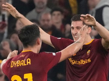 Roma đánh bại Sociedad, Juventus chật vật vượt ải Freiburg