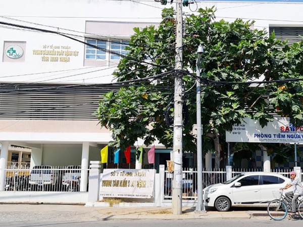 Bắt hai cán bộ CDC Ninh Thuận liên quan đến Việt Á