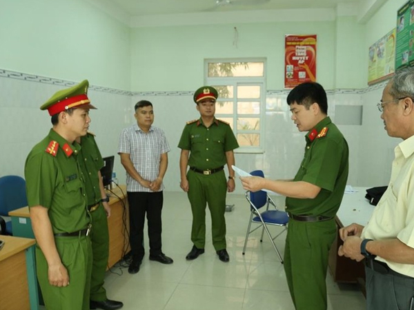 Hai cán bộ CDC Ninh Thuận bị bắt liên quan Việt Á